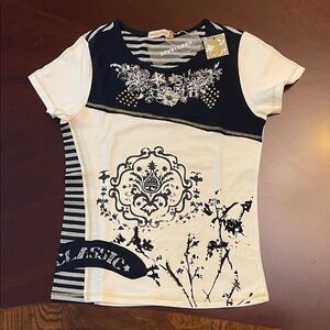 Seventeen Women's Short Sleeve Tee - Black and White